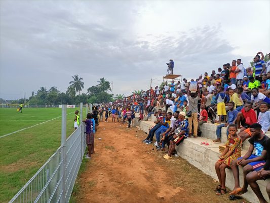 Entraînement de football dans un projet sportif au Ghana du Pouvoir du Sport